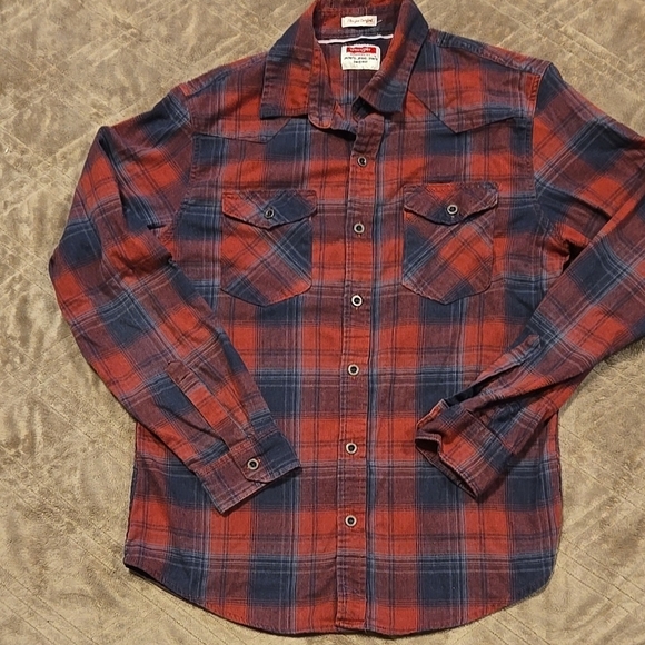Wrangler Red and Blue Plaid Men's Shirt size medium - Picture 1 of 5